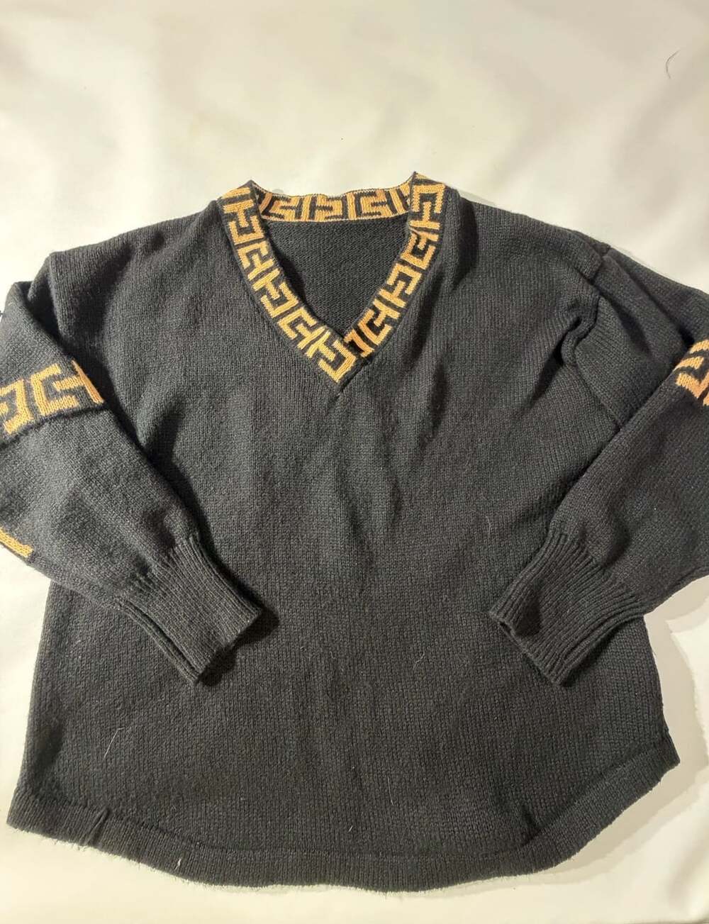 SHEIN Women's Black Greek Key Geo Print V-Neck Knit Sweater Large 8/10